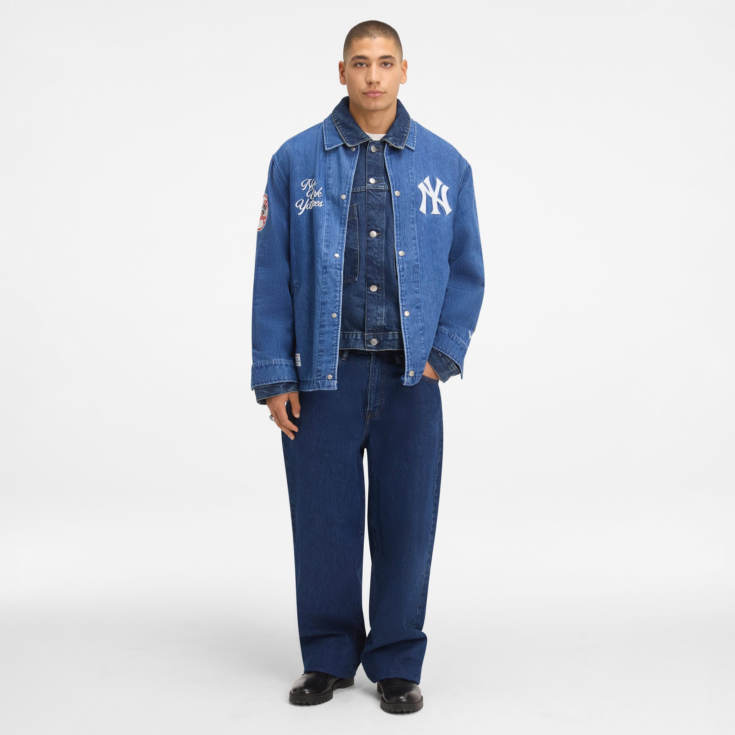 New York Yankees Denim Coach's Jacket - Image 5